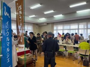 インクルマルシェ蓮池公民館の様子